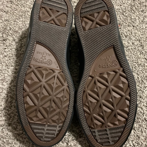 Converse - Picture 2 of 3